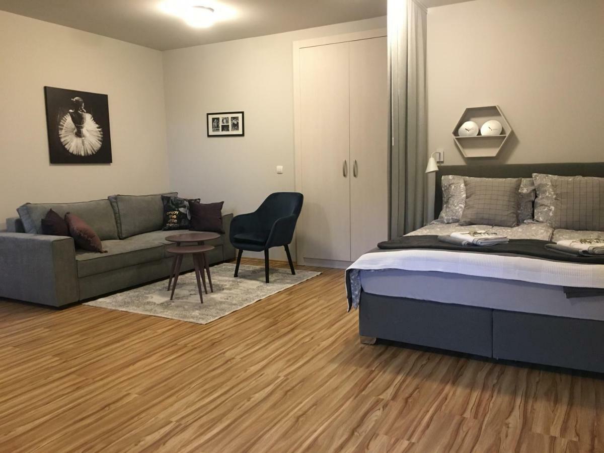 Apartment Nobl Plac Целие Екстериор снимка